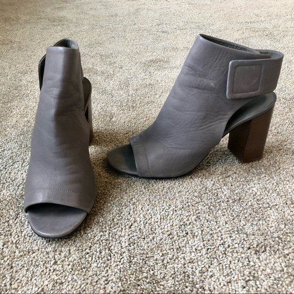 Vince ‘Faye’ Open Toe Bootie - Picture 5 of 9